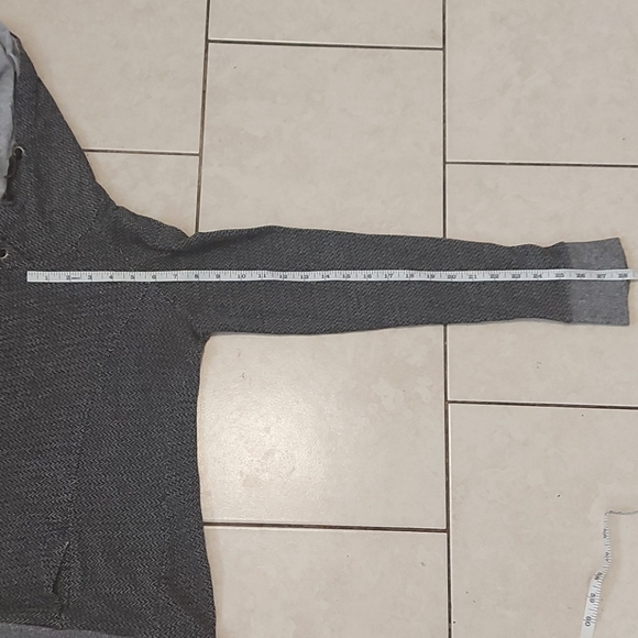 Grey pullover hoodie - Picture 8 of 9